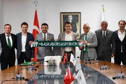 Bursaspor Kulübü, Osmangazi Belediye Başkanı Mustafa Dündar’ı ziyaret etti