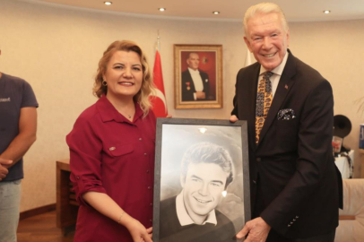 Uğur Dündar’a Altın Pişmaniye ödülü