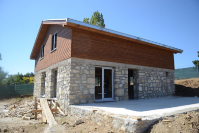 Uludağ'da kaçak villa inşaatı yerle bir edildi