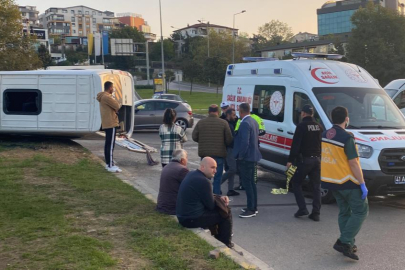 Halk otobüsü işçi servisine çarptı: 11 yaralı