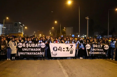 Depremzedeler 6 Şubat'ın yıl dönümünde geceyi sokaklarda geçirdi