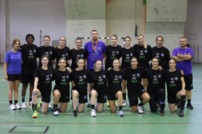 Bursa Büyükşehirli kadın hentbolcular süper kupa sınavında