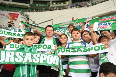Başkan Aydın, Bursaspor maçını çocuklarla izledi