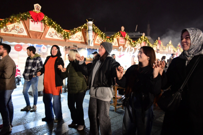 Bursa Osmangazi Meydanı'nda yeni yıla hazırlık coşkusu sürüyor