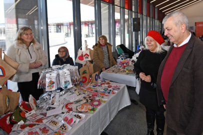 Bursa'da girişimci kadınların el emeği Osmangazi Meydanı'nda buluştu