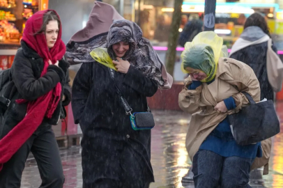 Meteoroloji'den kuvvetli yağış, rüzgar ve çığ uyarısı!