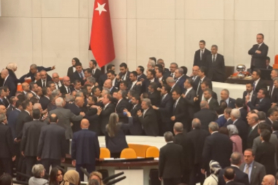 Meclis'te yeni Adalet Bakanı Akın Gürlek'in yemin etmesine CHP'den itiraz: Kavga çıktı