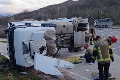 Bursa'da beton tankeri devrildi: 1 ölü