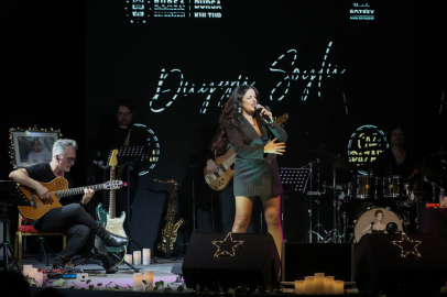 Bursa'da 'Caz Pazarı'nın konuğu Duygu Soylu oldu