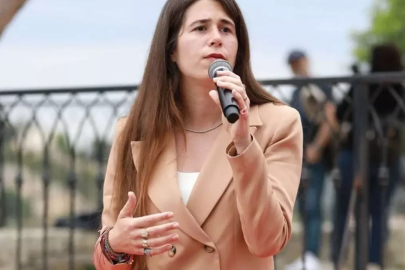 Çeşme Belediye Başkanı Lal Denizli ifade veriyor