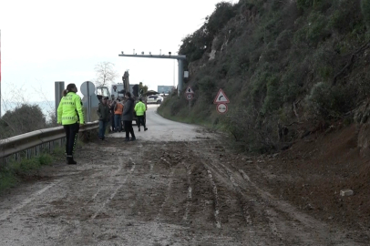 Bursa'da heyelan bölgesi temizlendi...Kayan bölge dron ile görüntülendi