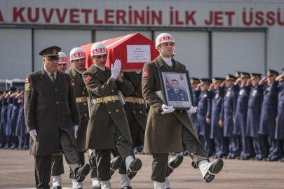 Şehit pilotumuz için tören: İbrahim Bolat son yolculuğuna uğurlandı