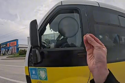 Bursa'da otobüs motosikletlinin önüne kırdı