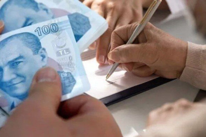 Emekli maaşı ve bayram ikramiyesi aynı anda mı yatacak? Maaşlar öne çekiliyor mu?