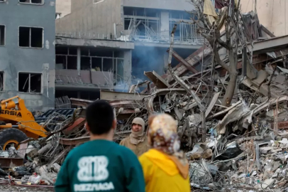 İran'da hayatını kaybedenlerin sayısı 787'ye yükseldi