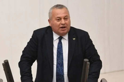 Cemal Enginyurt trafik kazası geçirdi