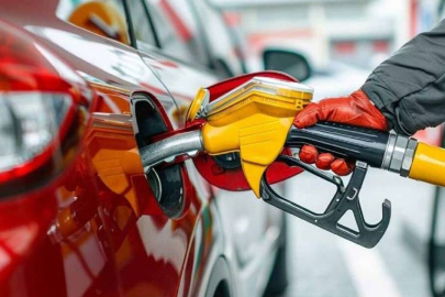 Akaryakıta bu gece çifte zam