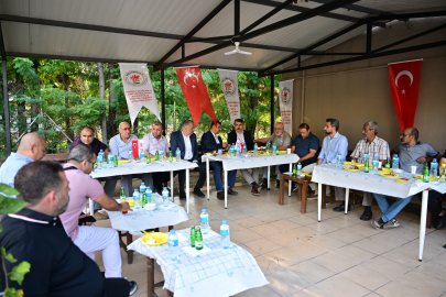 Başkan Yılmaz, Ertuğrulgazi Otobüs ve Minibüsçüler Durağı’nı ziyaret etti