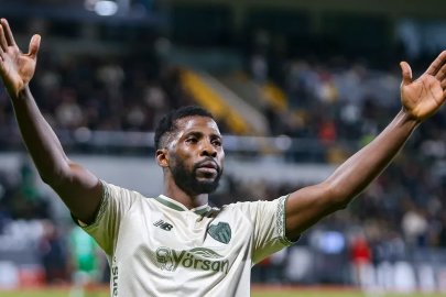 Bursaspor ikinci yarıda açıldı! Sahnede yine aynı isim Spor, 2026.10.15 21:52