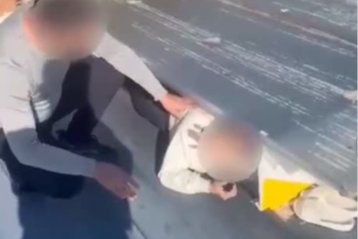 Bursa'da torbacı baskın anında gizli bölmede paketlendi!