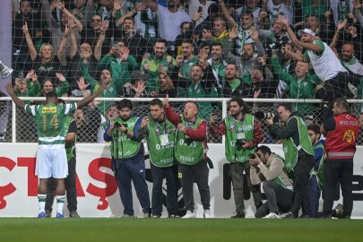 Ankara'da gol yağmuru! Bursaspor galibiyeti söktü aldı