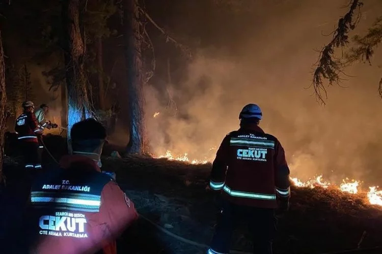 Adalet Bakanı Tunç: “CEKUT ekipleri Çanakkale'deki orman yangınına destek için 13 farklı ilden yola çıktı”
