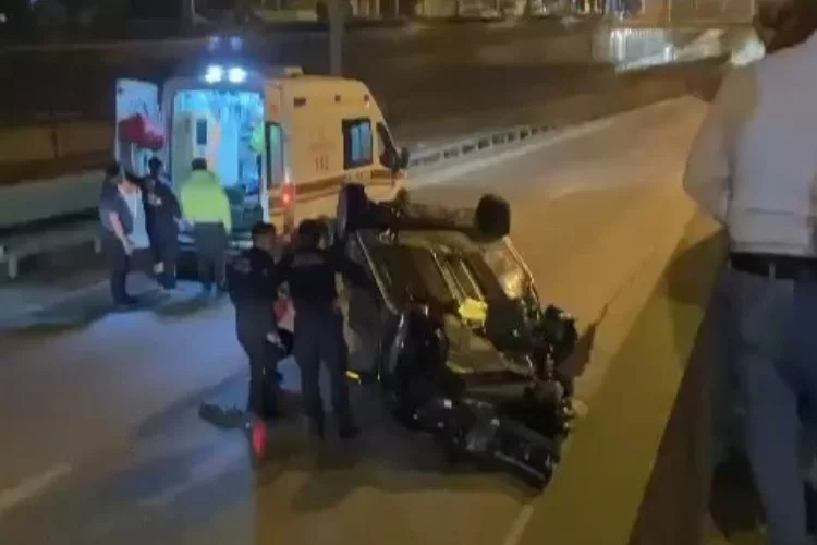 Bursa'da polis memuru aracıyla kaza yaptı