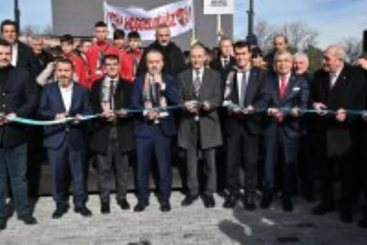 Bursa'da Teoman Özalp Parkı, yenilenen yüzüyle hizmette