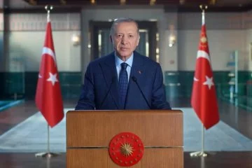 Cumhurbaşkanı Erdoğan: "Soydaşlarımız hayati rol üstleniyor"