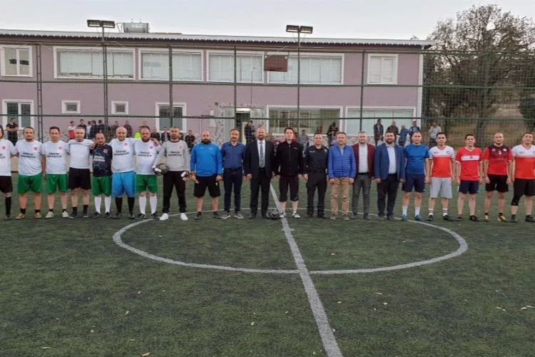 Orhaneli'de kurumlar arası halı saha futbol turnuvası heyecanı