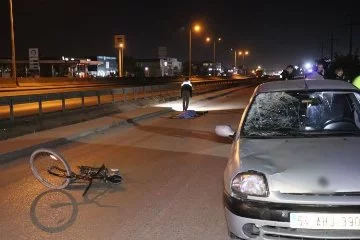 Otomobil ile çarpışan bisiklet sürücüsü olay yerinde hayatını kaybetti