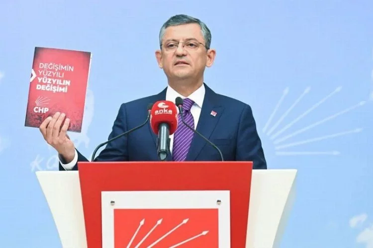 Özgür Özel CHP Genel Başkanlığı'na resmen aday oldu