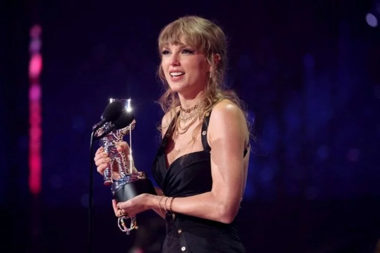 Ünlü şarkıcı Taylor Swift için iş ilanı verildi